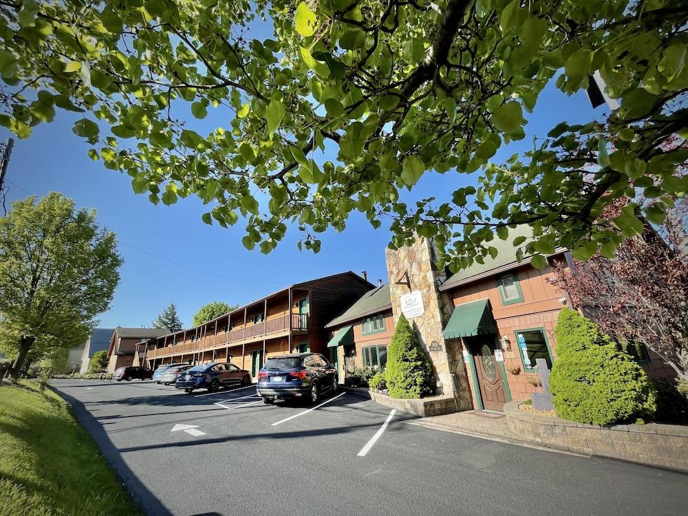 LakeFront Lodge — hotel in McHenry