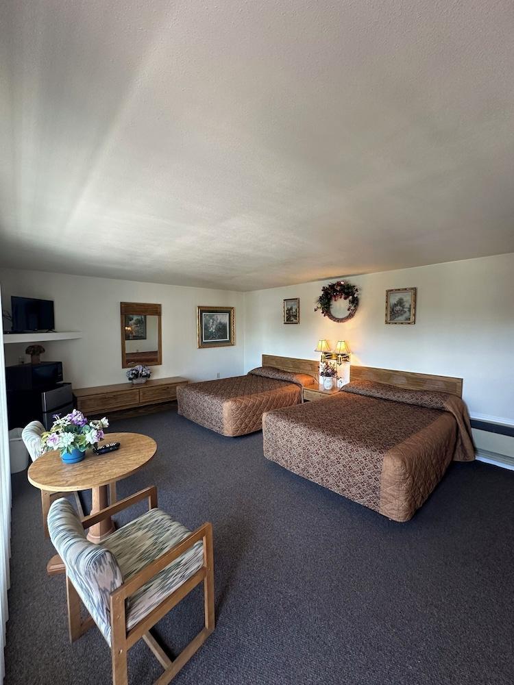 Spring Hill Motel photo 48