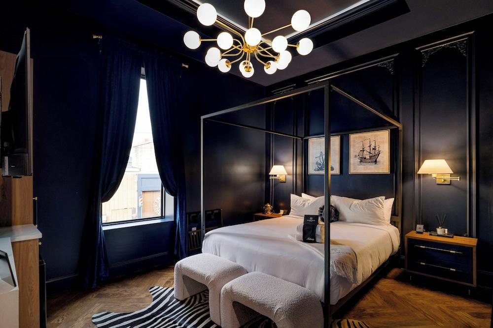 The Highliner Hotel photo 76