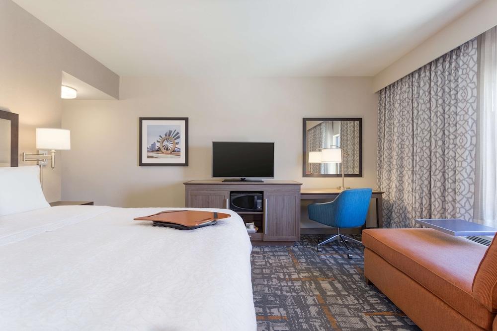 Hampton Inn & Suites West Des Moines/SW Mall Area photo 12