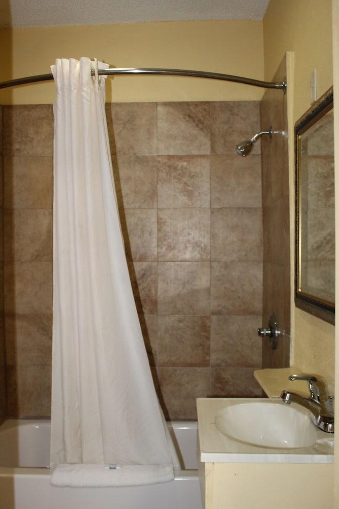 Double N Motel photo 10
