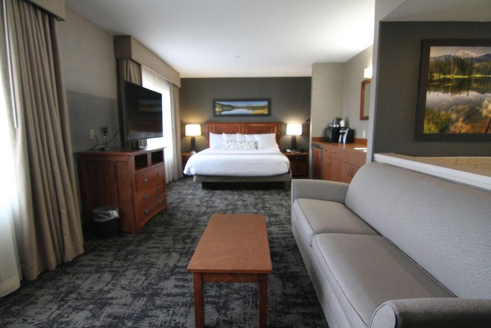 Casper C'mon Inn Hotel & Suites photo 4