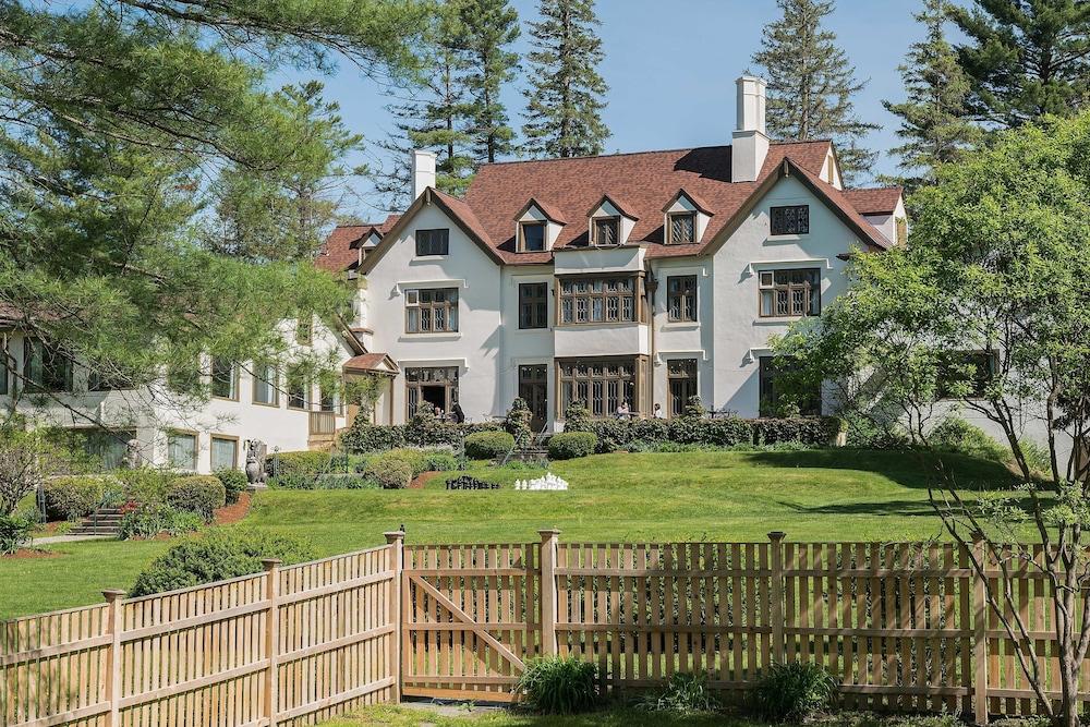 Seven Hills Inn photo 11