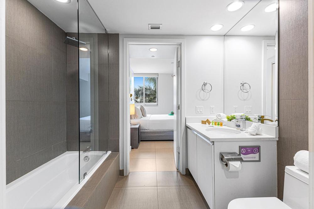 Dharma Home Suites Miami at Monte Carlo photo 14