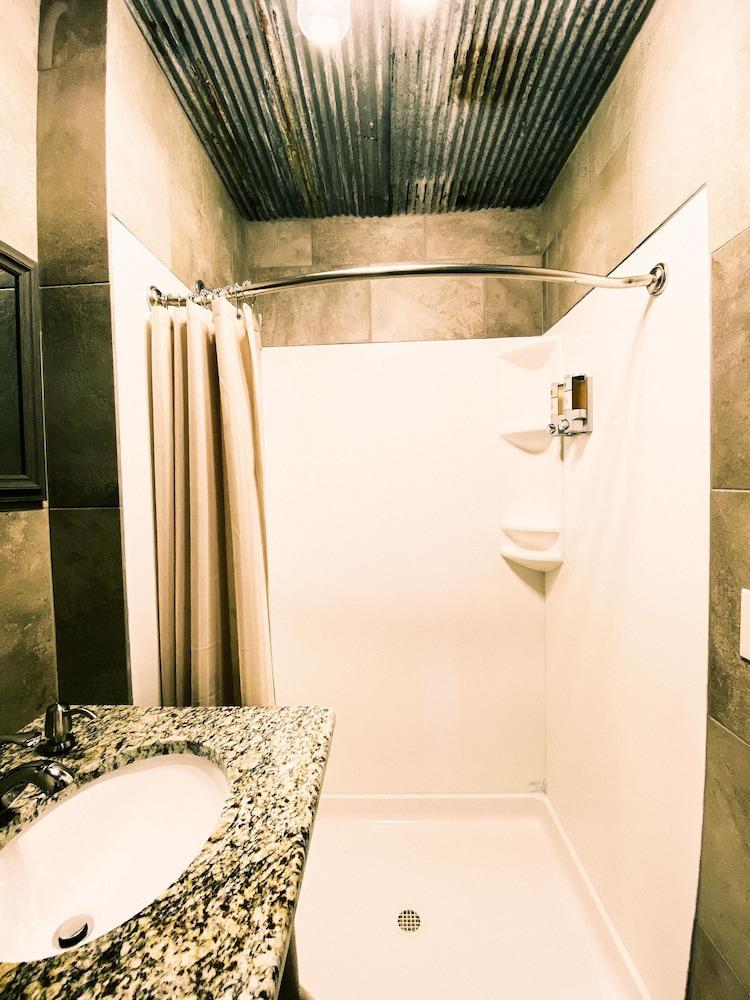 Flat Creek Lodge photo 11