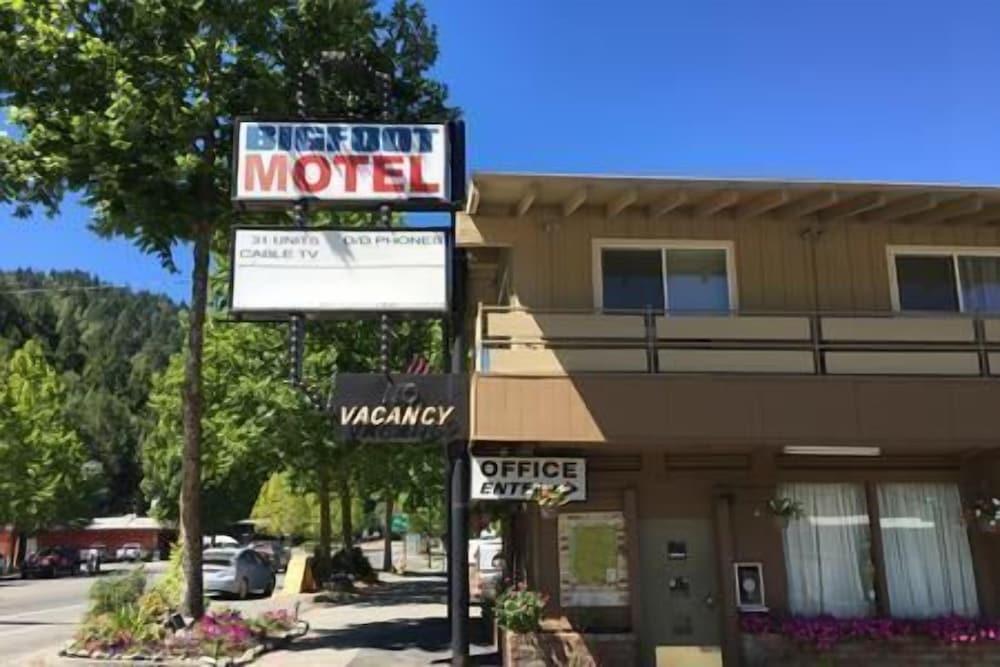 Bigfoot Motel photo 1