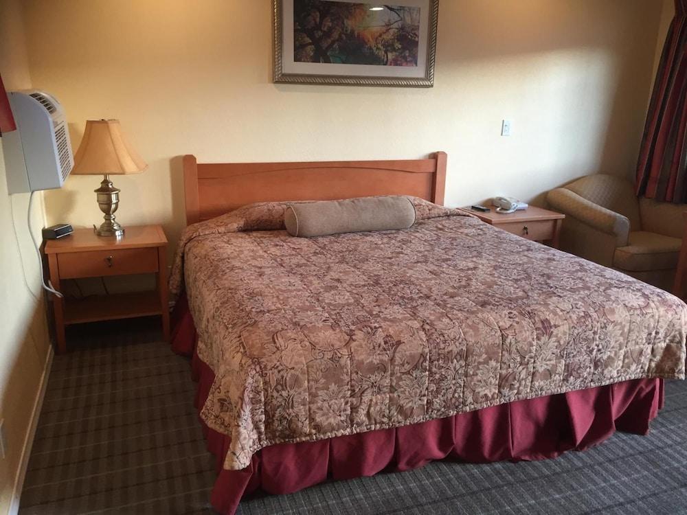 Bayshore Inn Motel photo 23