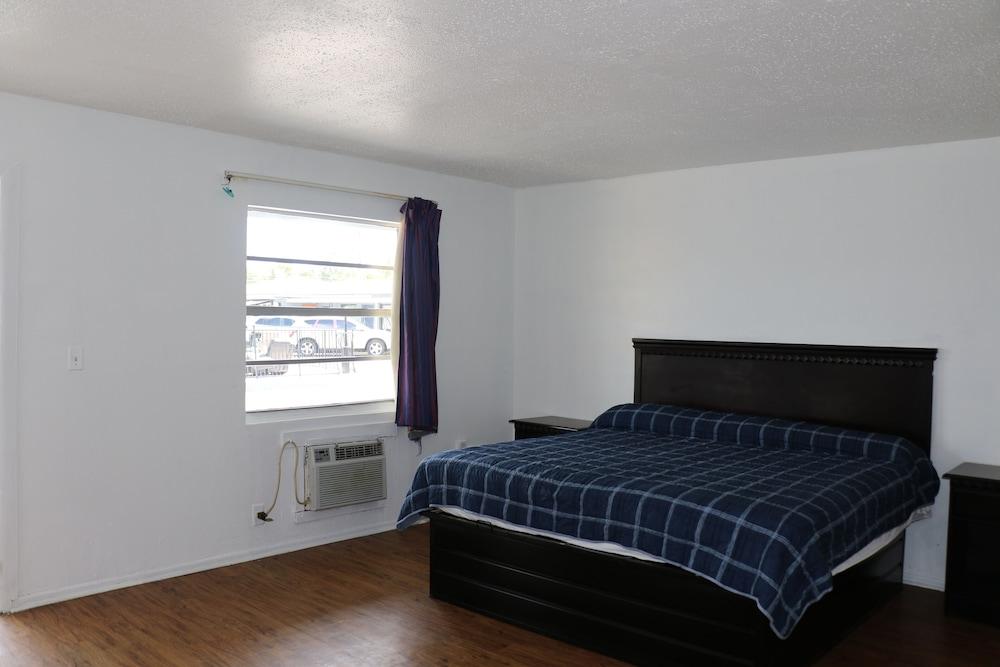 Dunedin Cove Motel photo 30