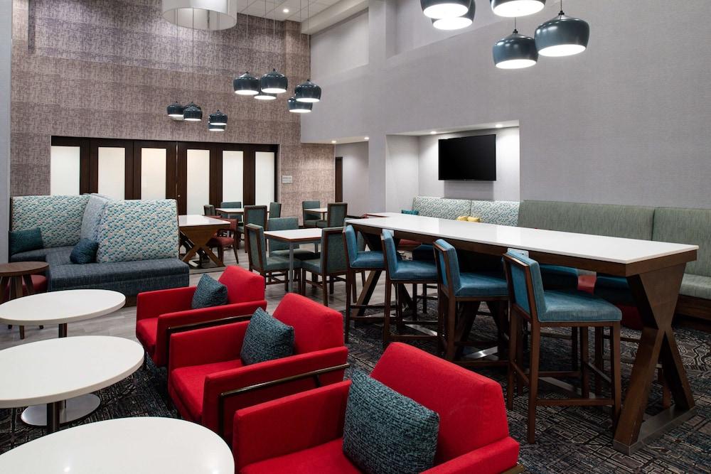 Hampton Inn & Suites Adrian photo 48