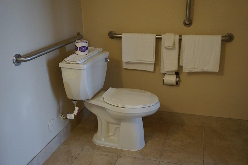 Econo Lodge San Antonio Northeast I-35 photo 14