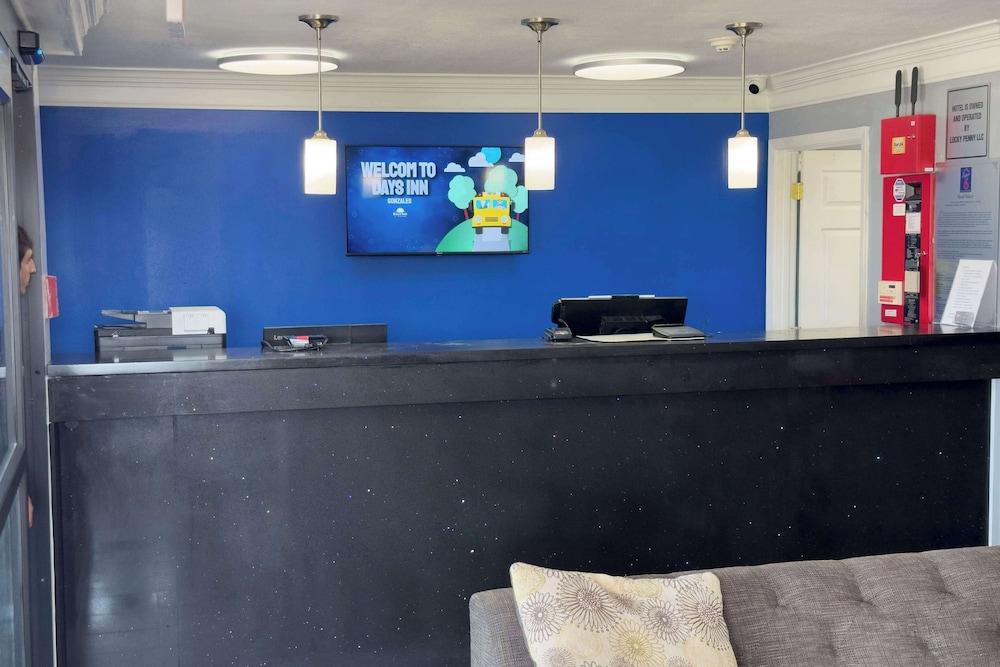 Days Inn by Wyndham Gonzales photo 7