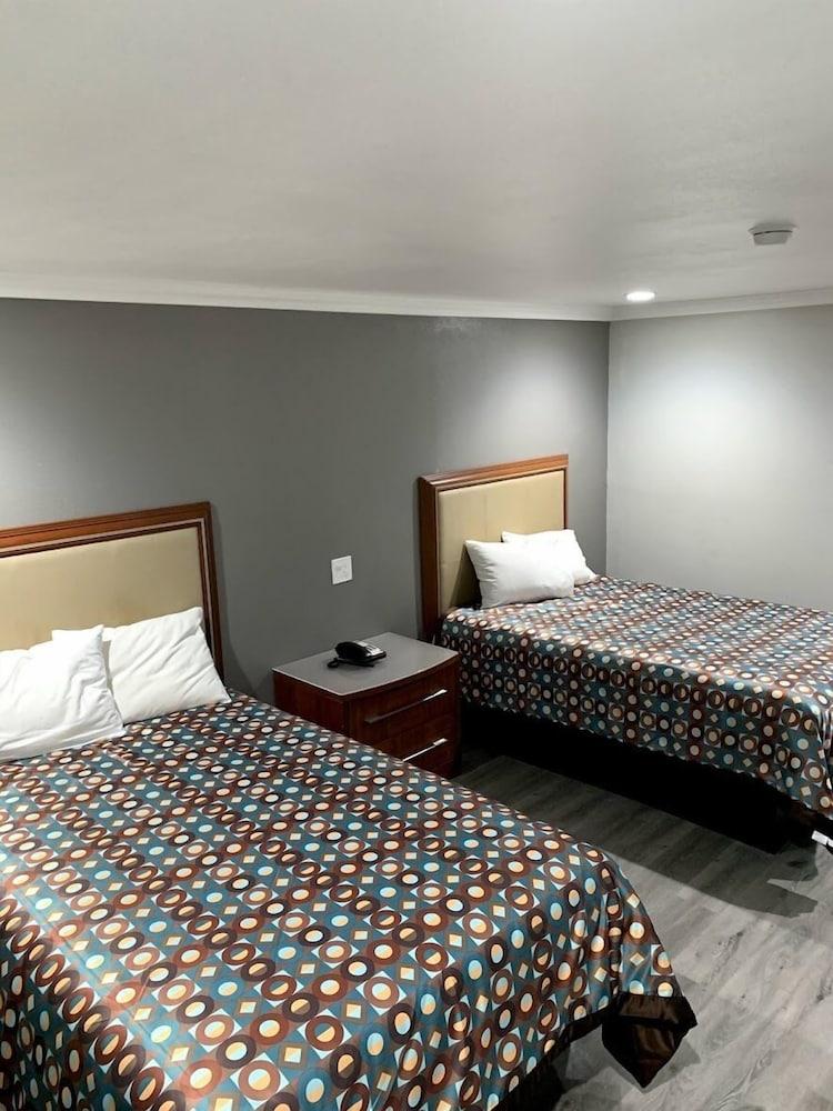 La Puente Inn photo 18
