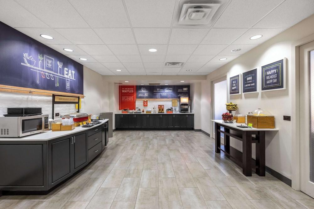 Hampton Inn & Suites Casper photo 34
