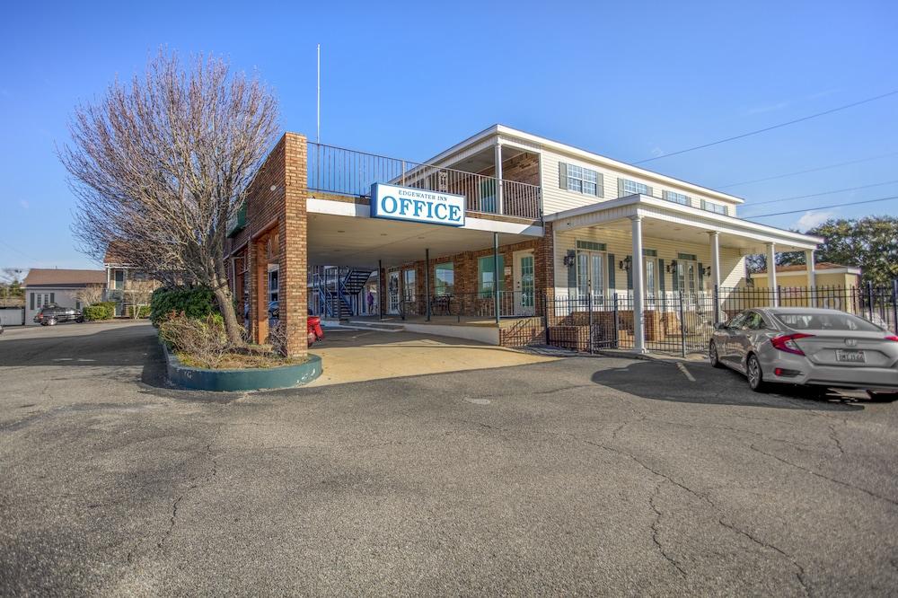 Edgewater Inn photo 61