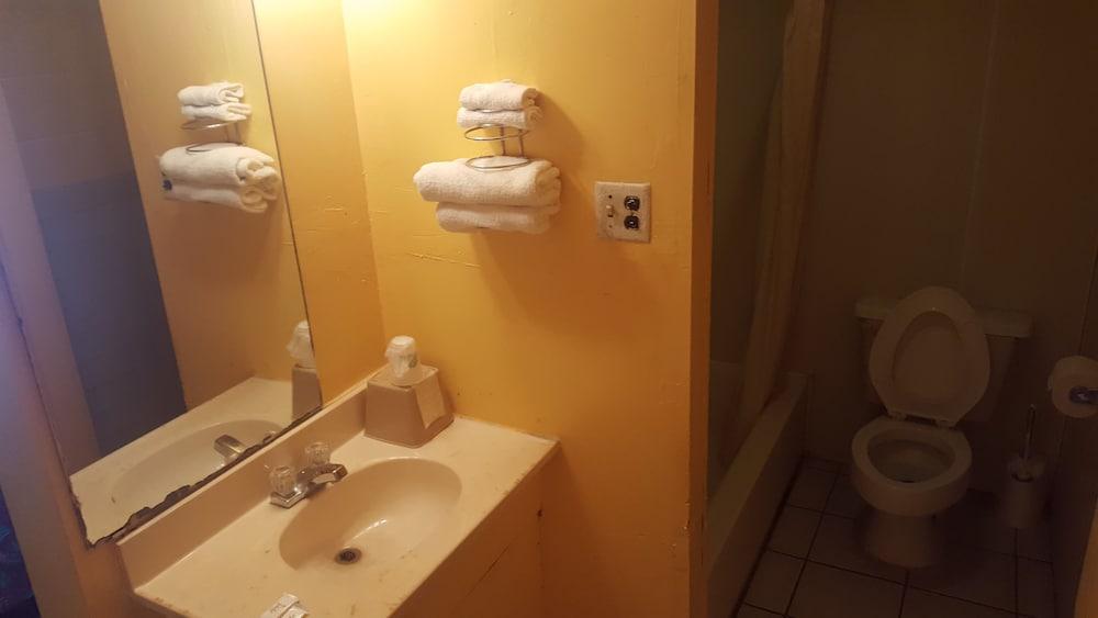 Guest Host Motel photo 5