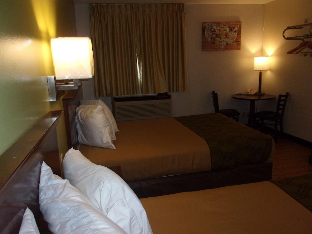 Econo Lodge Kent - Akron West photo 4