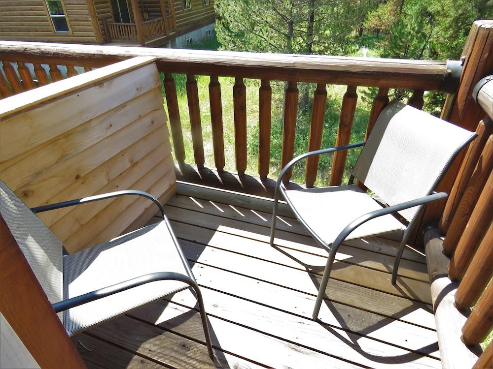 The Hideaway Hostel near Yellowstone photo 5