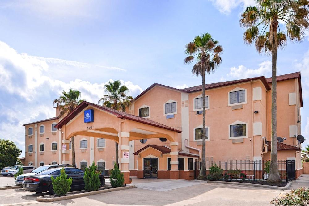 Americas Best Value Inn Houston at FM 1960 & I-45 photo 1