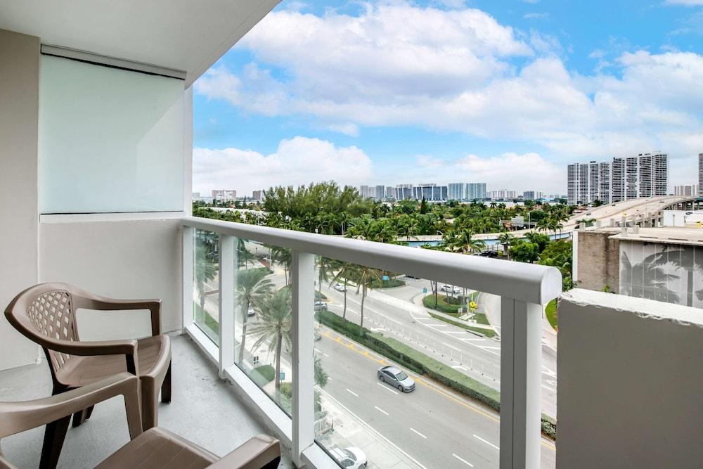 Ramada Plaza by Wyndham Marco Polo Beach Resort photo 55