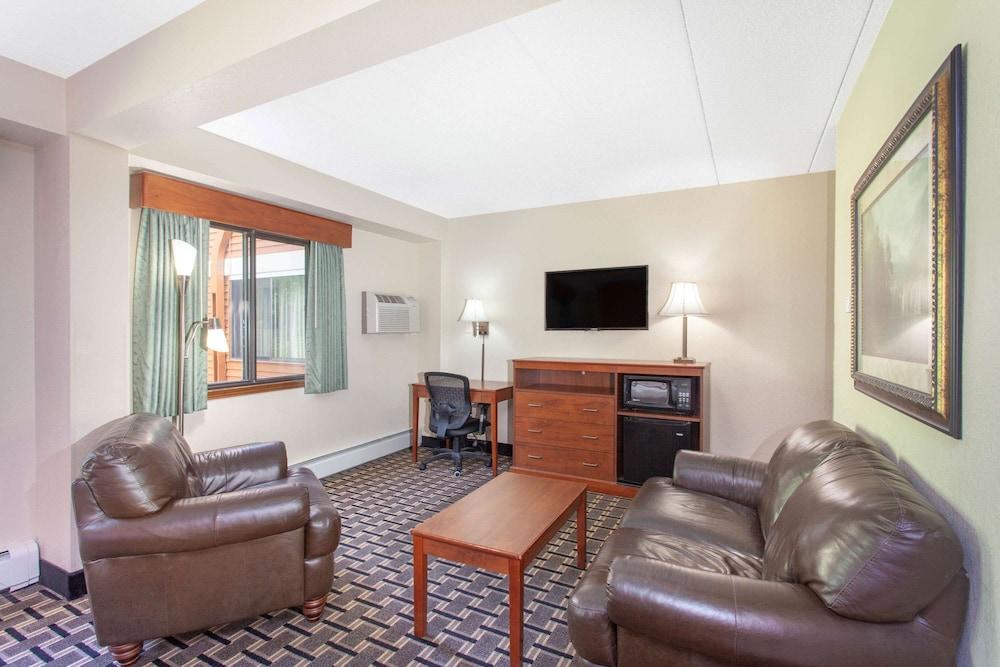 AmericInn by Wyndham Cloquet photo 13