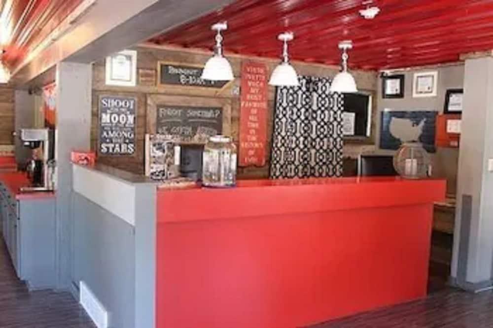 Vintage Block Inn & Suites photo 5