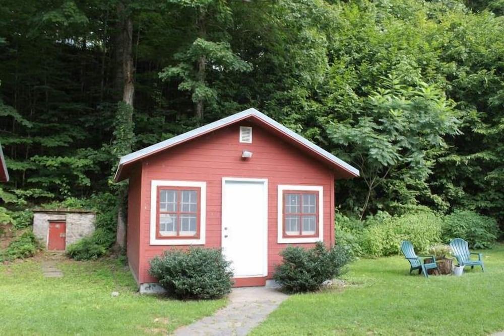 Wellnesste Lodge and Cabin Rentals photo 1