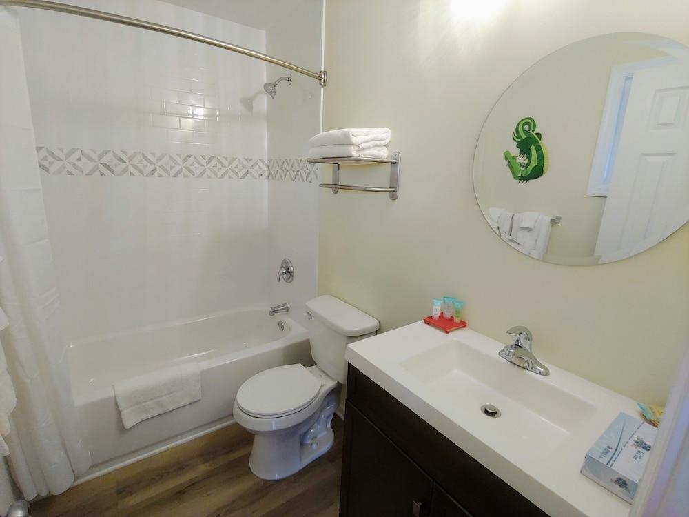 Boiling Spring Lakes Motel photo 9