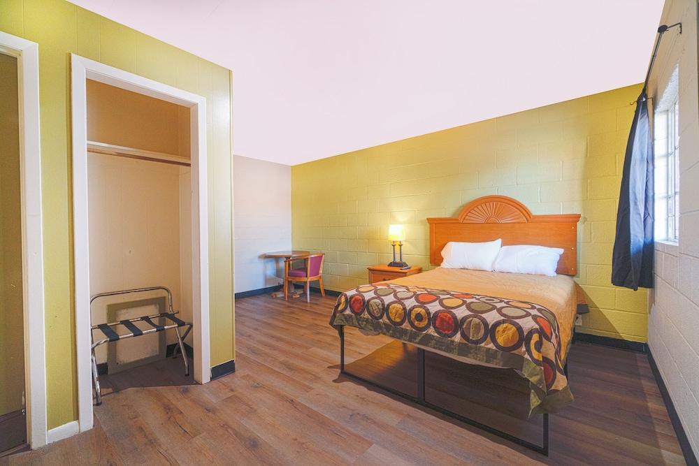 The Inn by El Dorado Lake photo 10