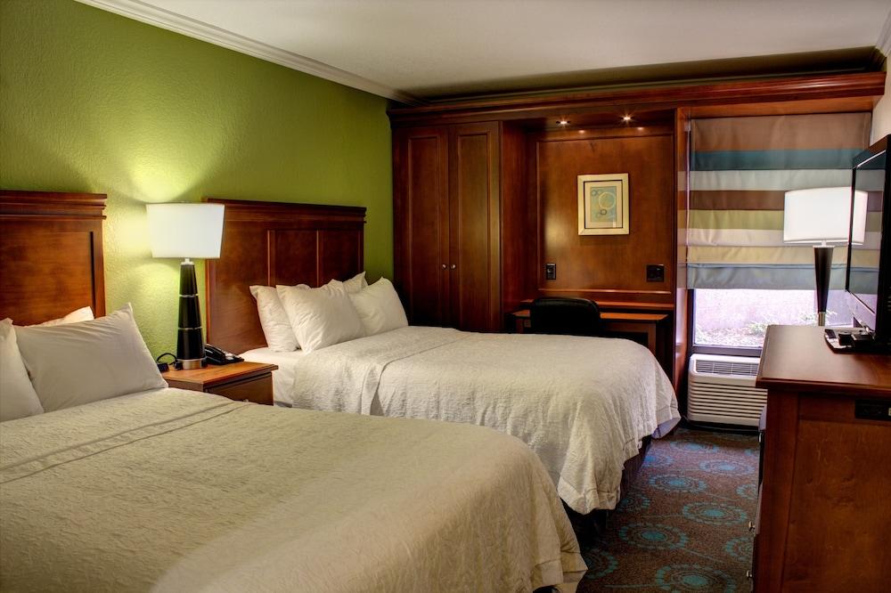 Hampton Inn Daytona Speedway photo 8