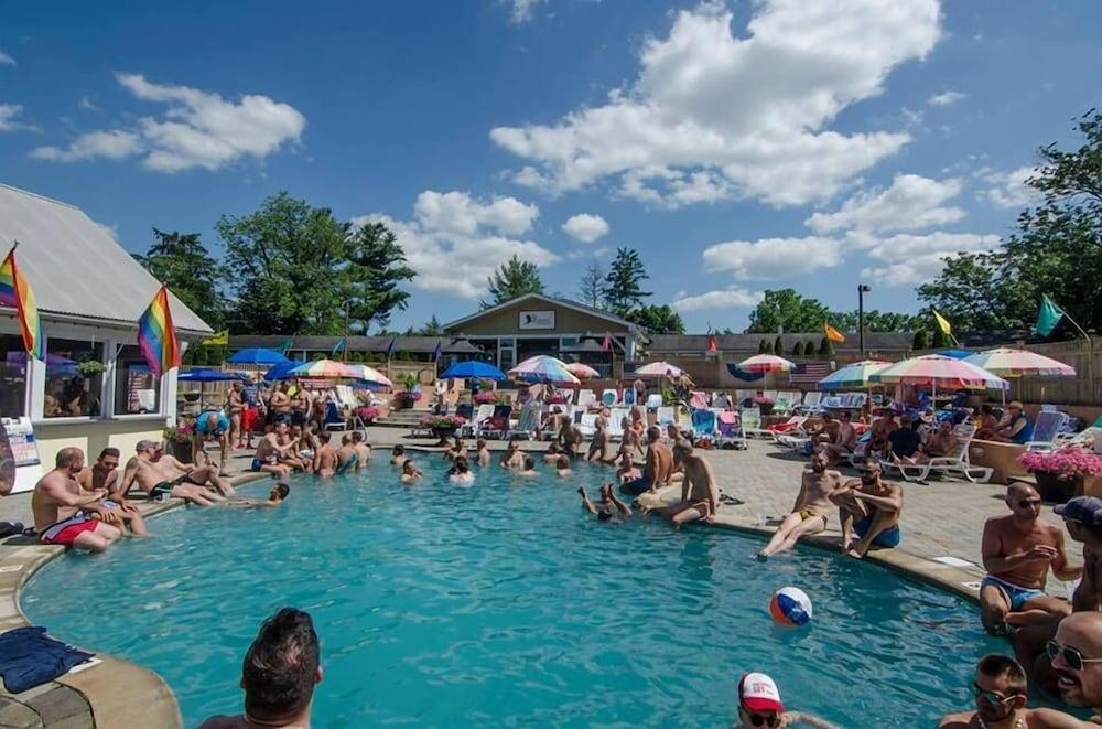 The Raven Resort photo 3