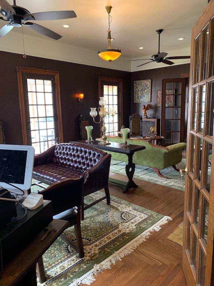 The Hygrade Inn photo 17