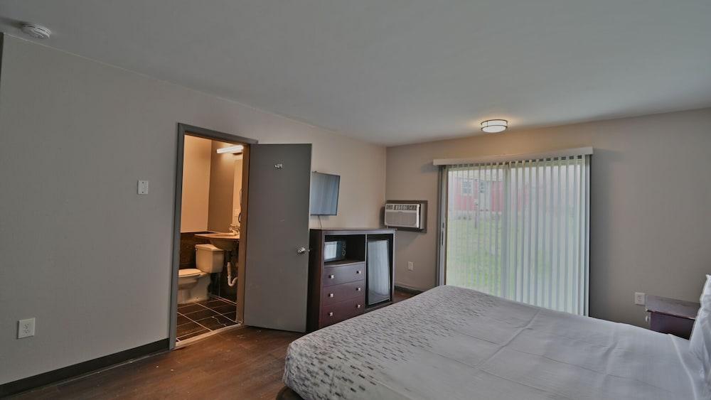 Maplehurst Motel photo 6