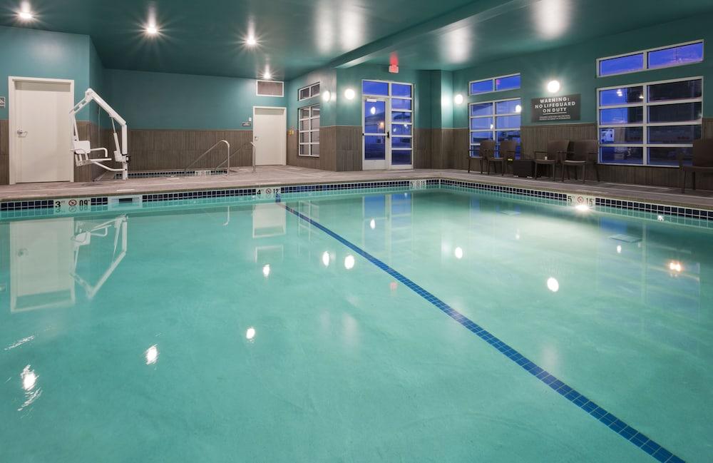 GrandStay Hotel and Suites photo 28