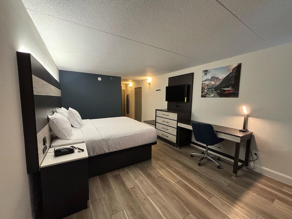 Baymont By Wyndham Williamsburg I-64 photo 10