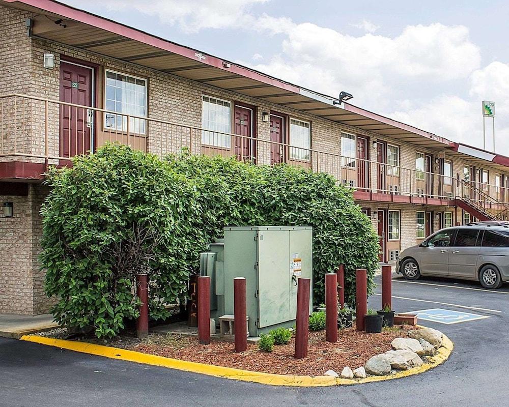 Econo Lodge Columbus West photo 26