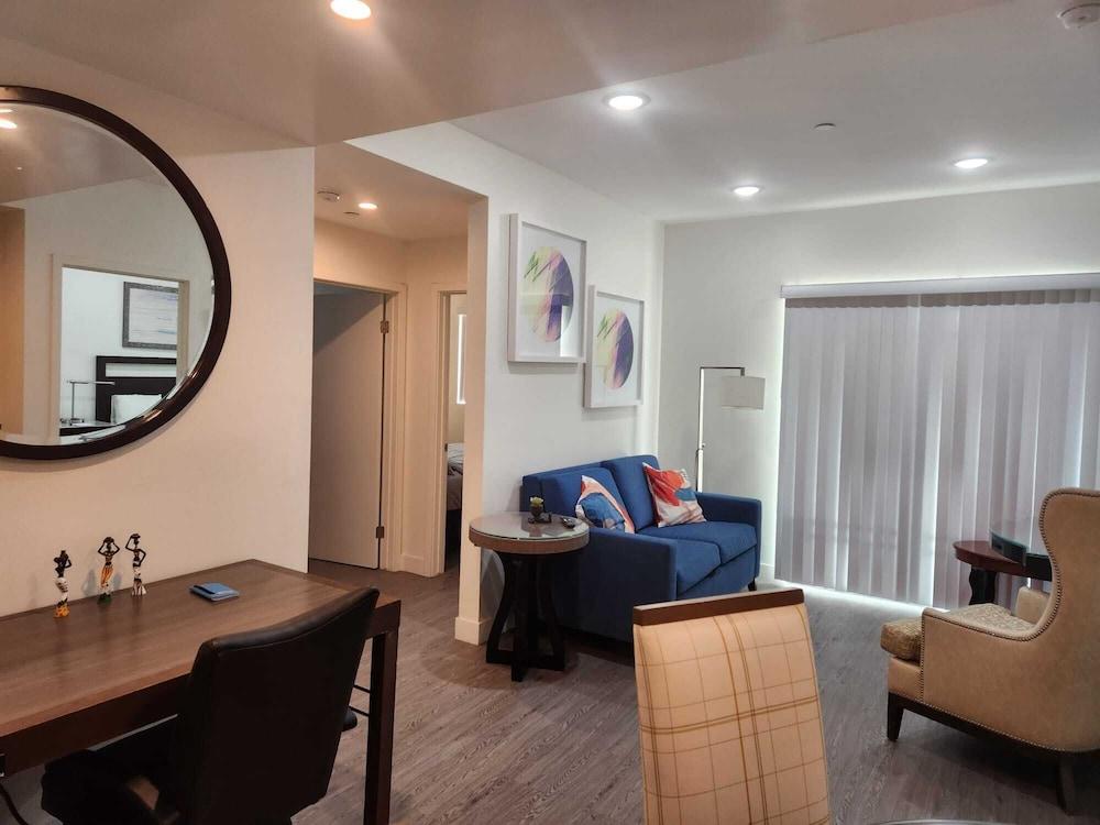 Urban Chic Apart-Hotels in Central LA photo 1
