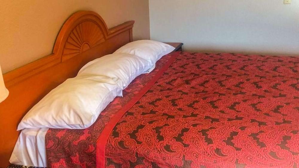 Crown Lodge Motel Oakland photo 30