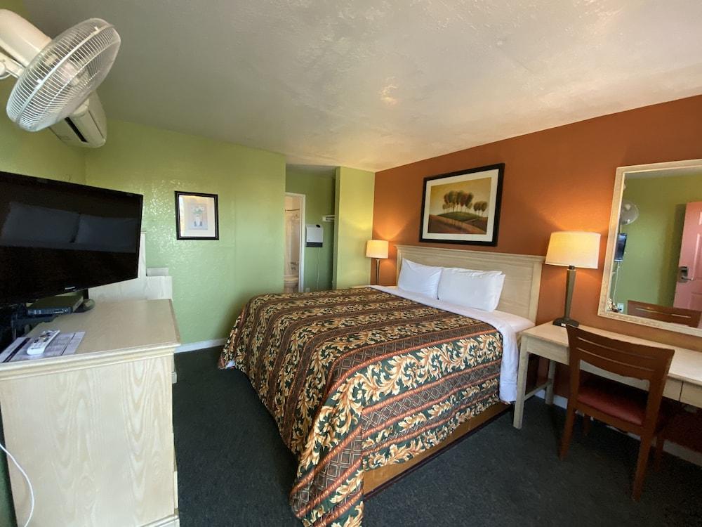 Fireside Inn Santa Cruz photo 23