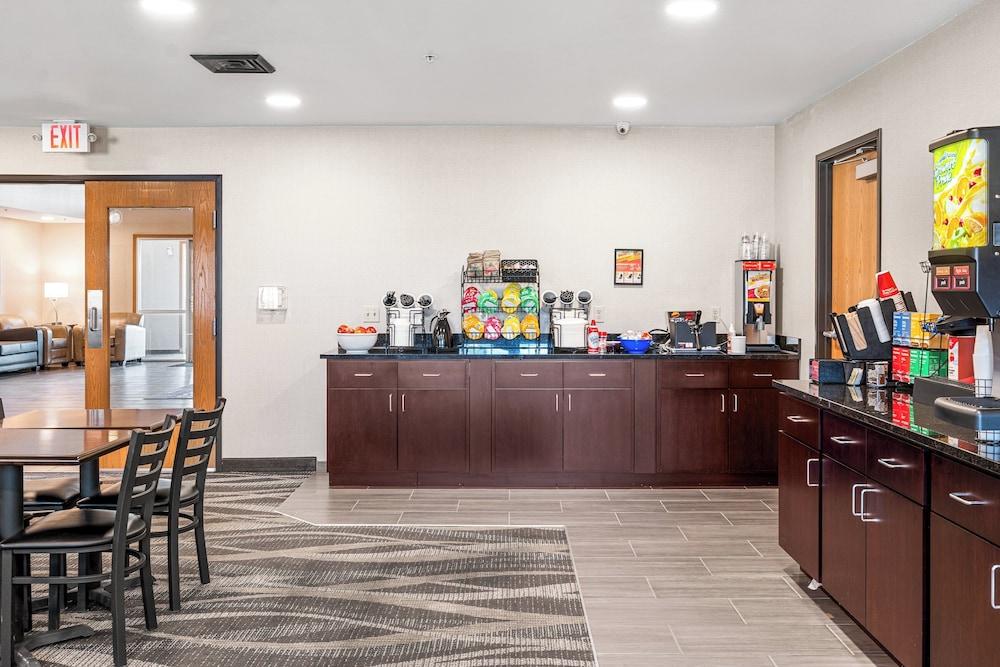Boarders Inn & Suites by Cobblestone Hotels - Shawano photo 31