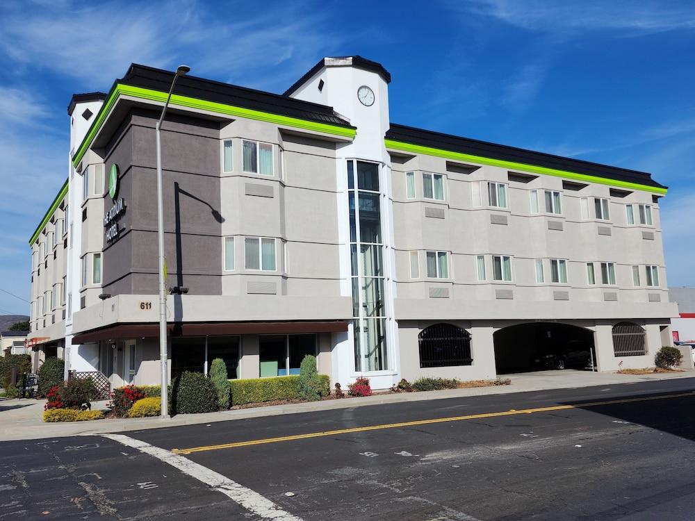The Atrium Hotel photo 6