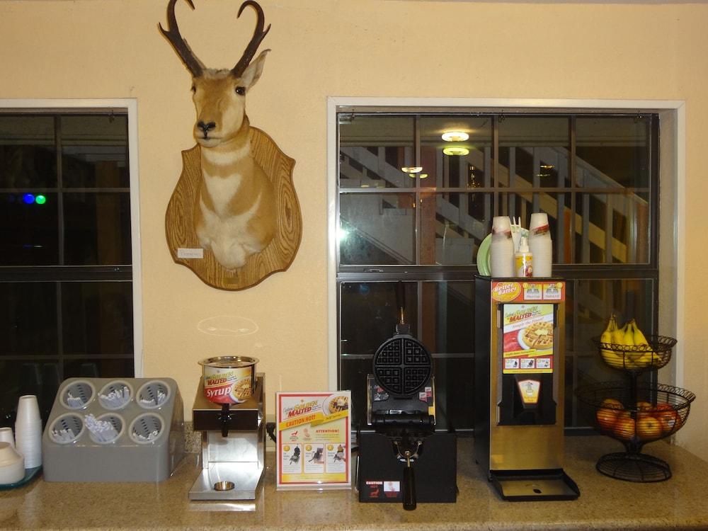 Antlers Inn photo 28