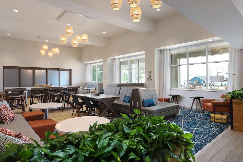 Hampton Inn & Suites Manistee Waterfront photo 33