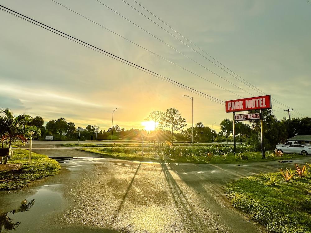 Park Motel photo 19