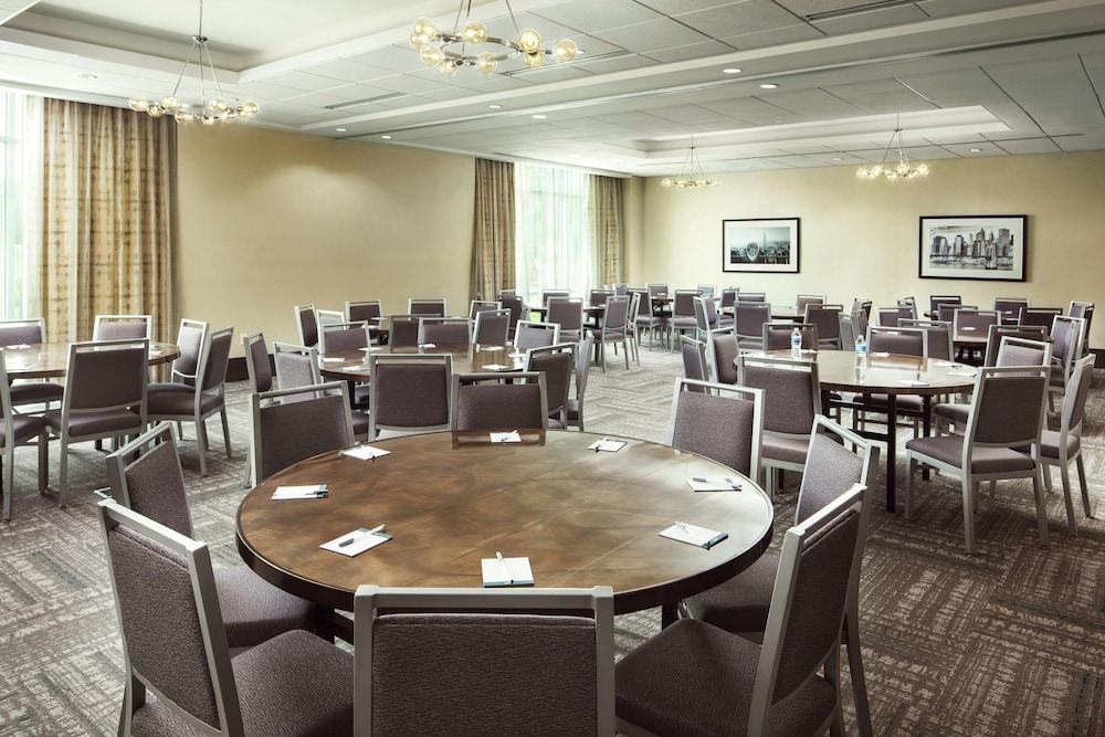 Homewood Suites by Hilton Teaneck Glenpointe photo 40