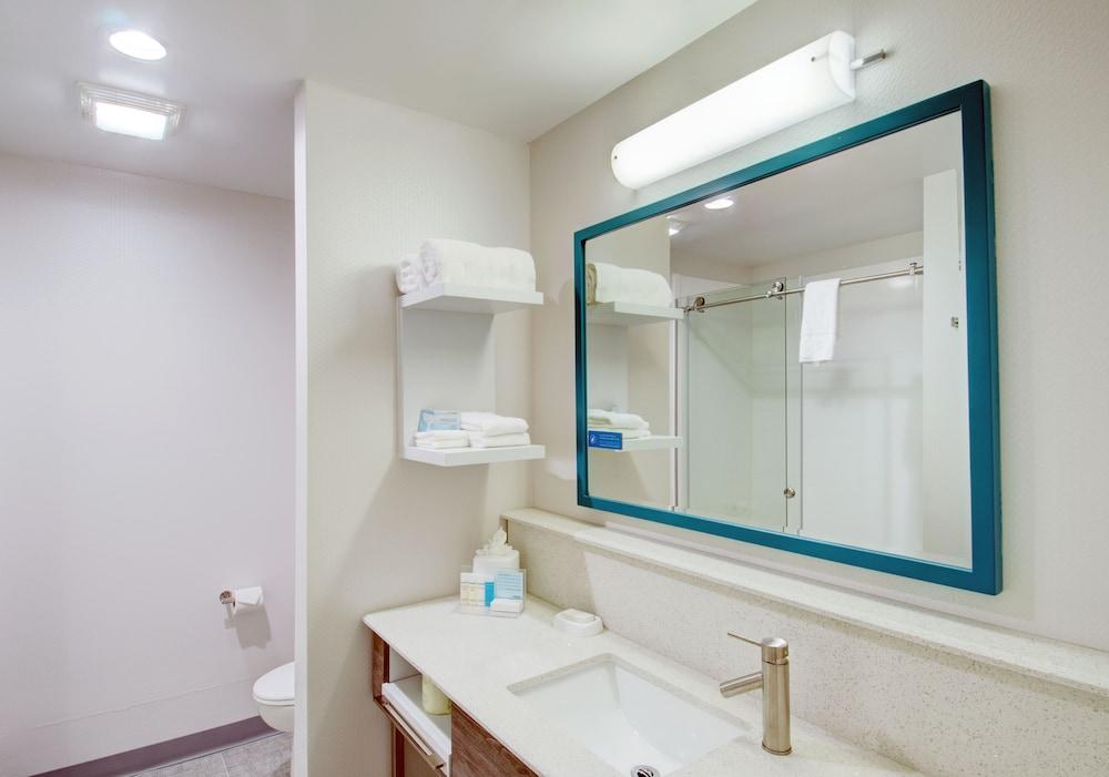 Hampton Inn & Suites Boston/Stoughton photo 20