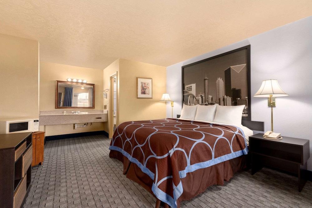 Super 8 by Wyndham Atlanta/Hartsfield Jackson Airport photo 12