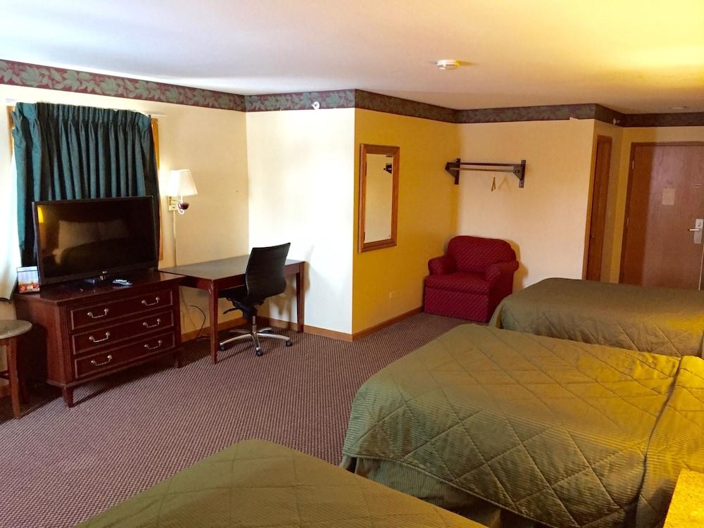 Executive Inn and Suites photo 11