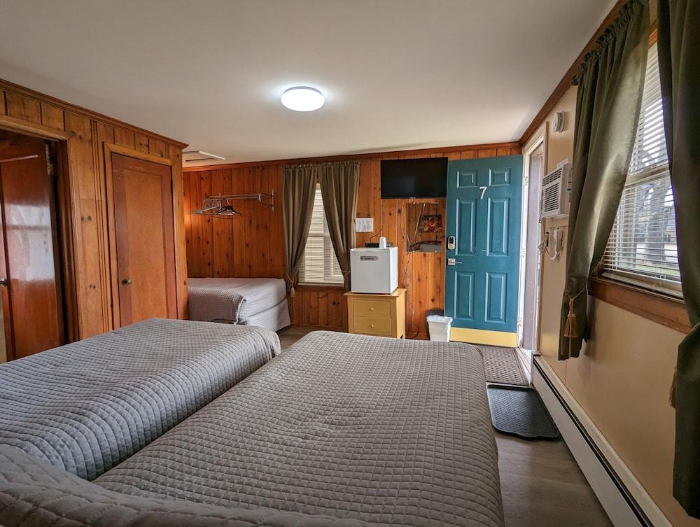 Riverside Motel photo 14