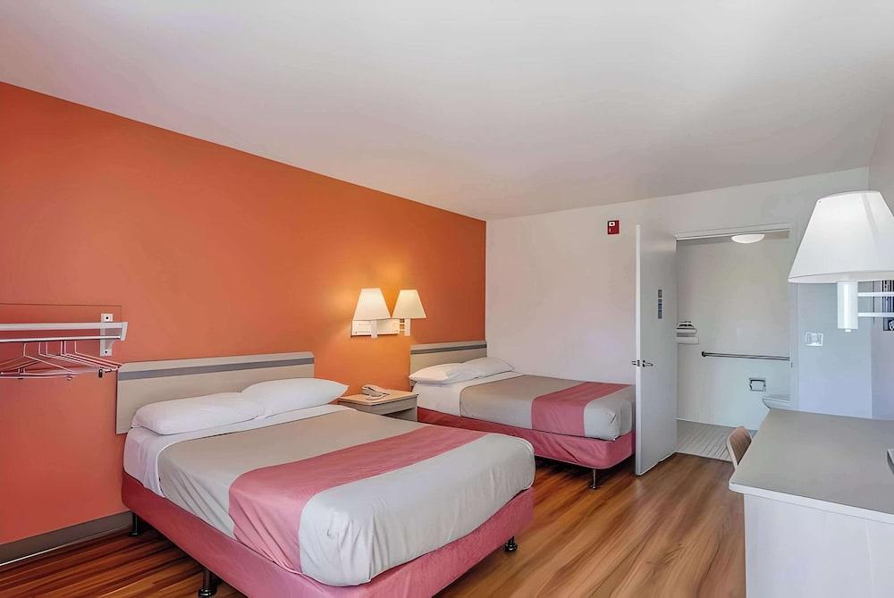 Motel 6 Modesto CA photo 19