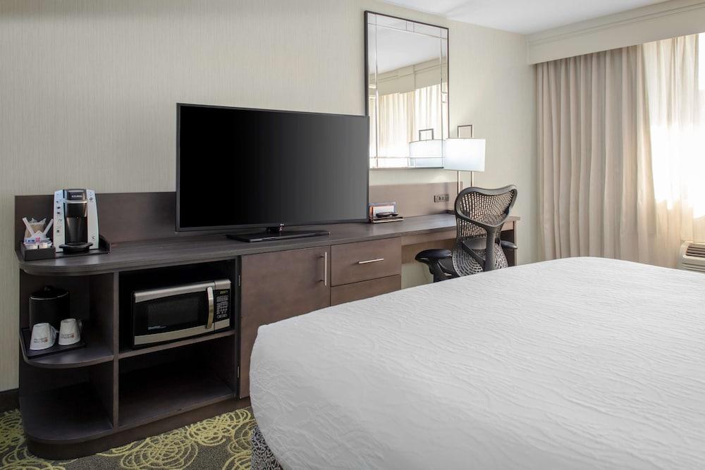 Hilton Garden Inn Reagan National Airport photo 33